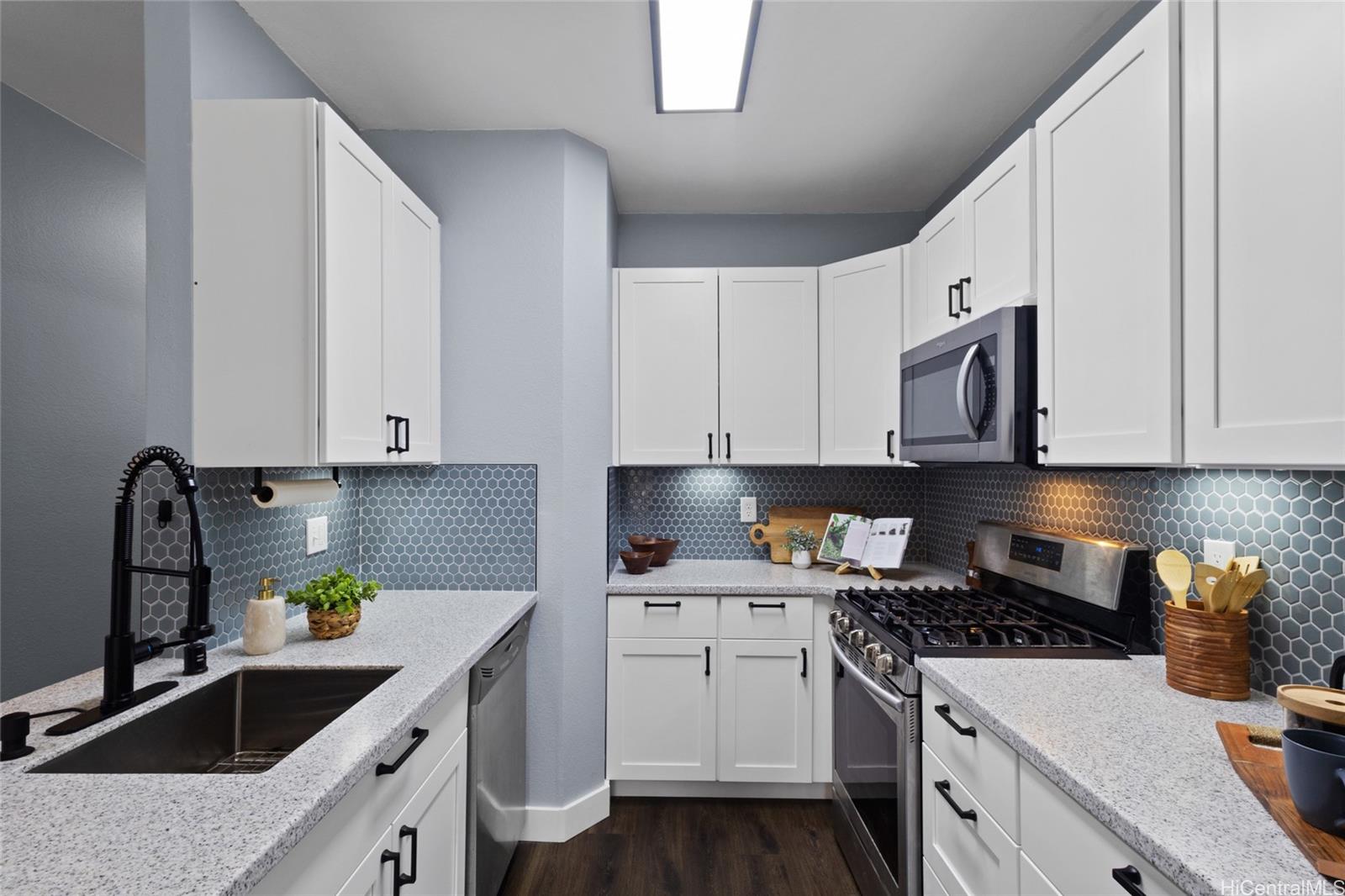 91-525 Puamaeole Street  Unit 37C
