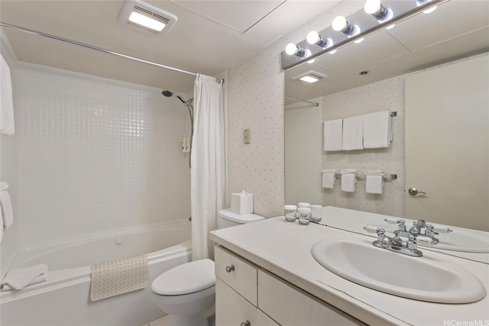1088 Bishop Street  Unit 2204