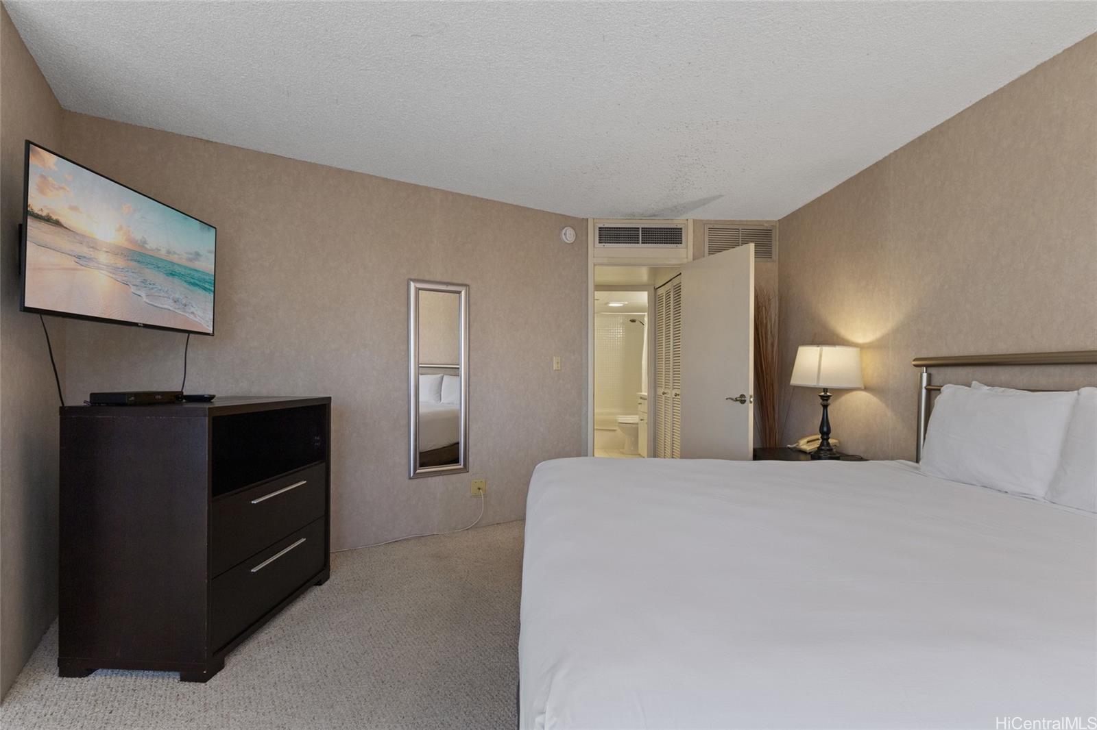 1088 Bishop Street  Unit 2204