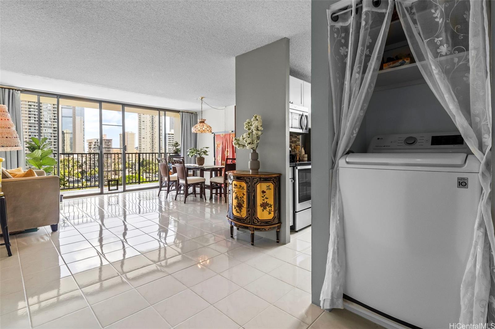 2444 Hihiwai Street  Unit 1006