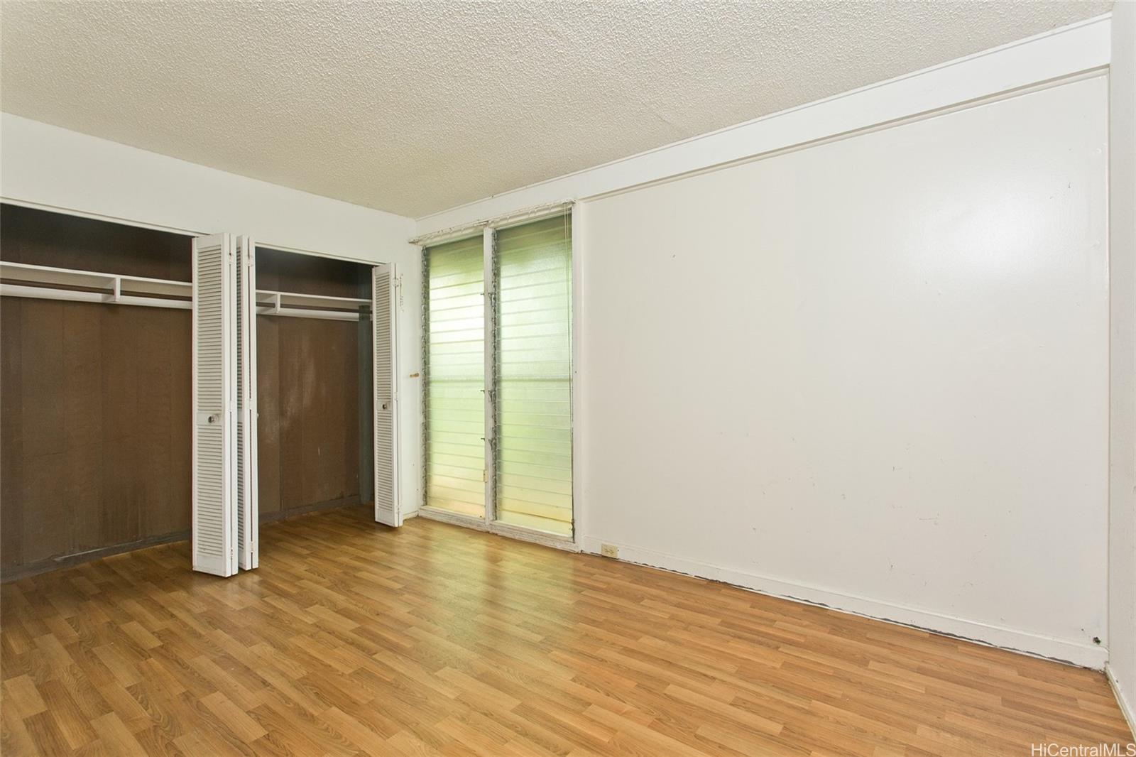 Photo 16 of 22