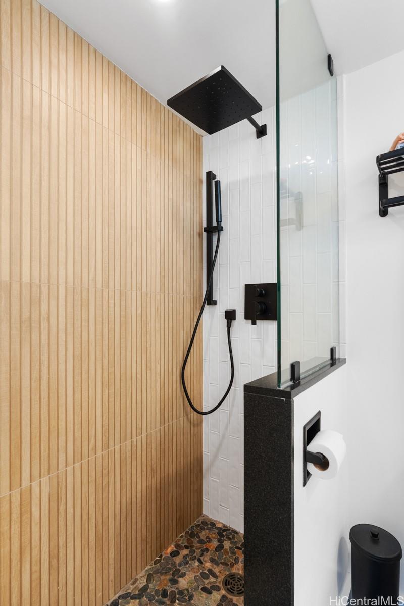 Photo 7 of 17