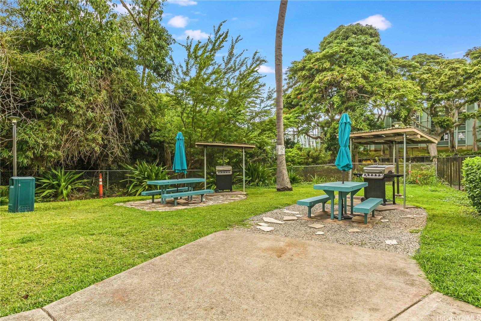 Photo 16 of 22
