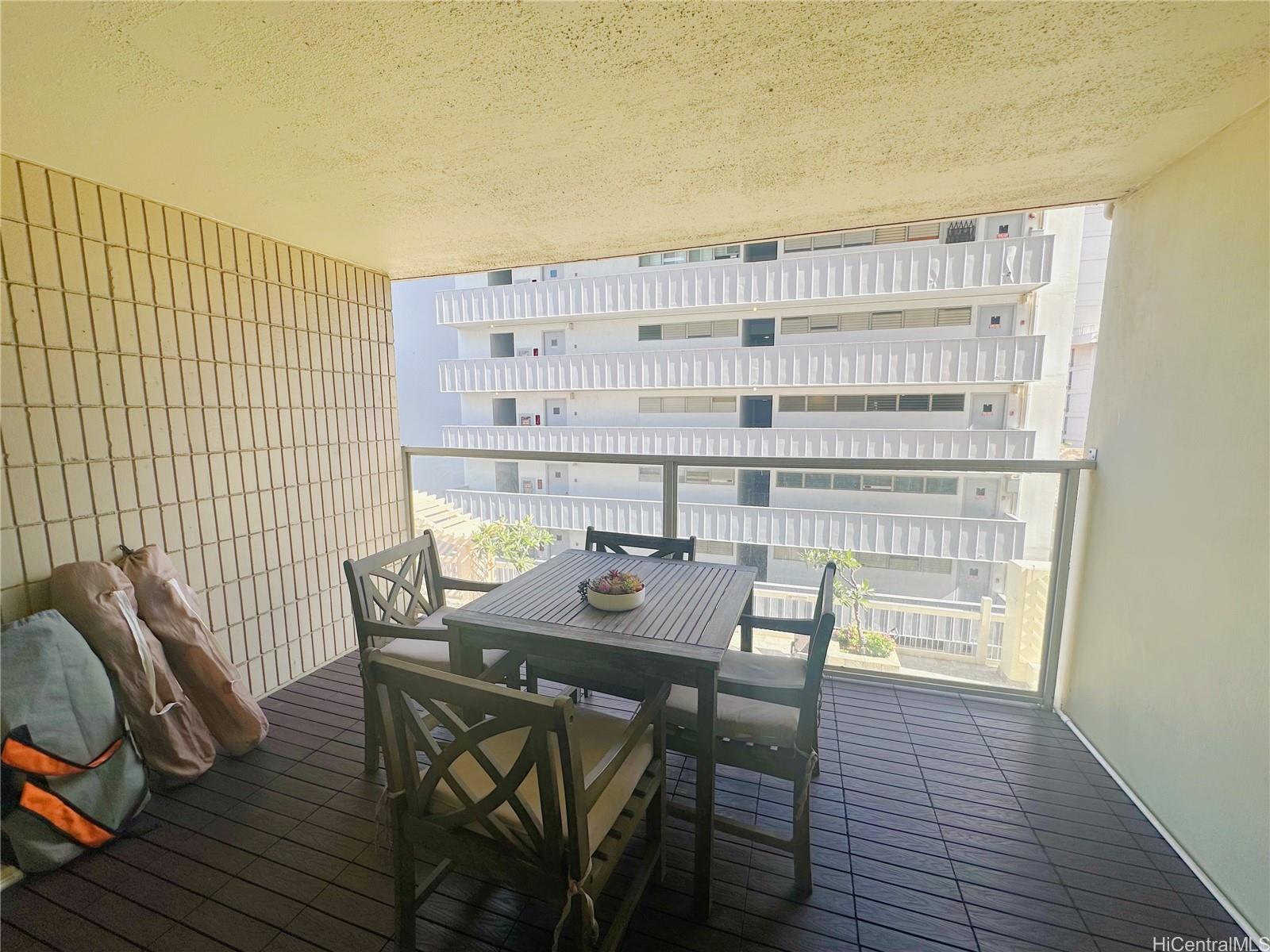Photo 8 of 25