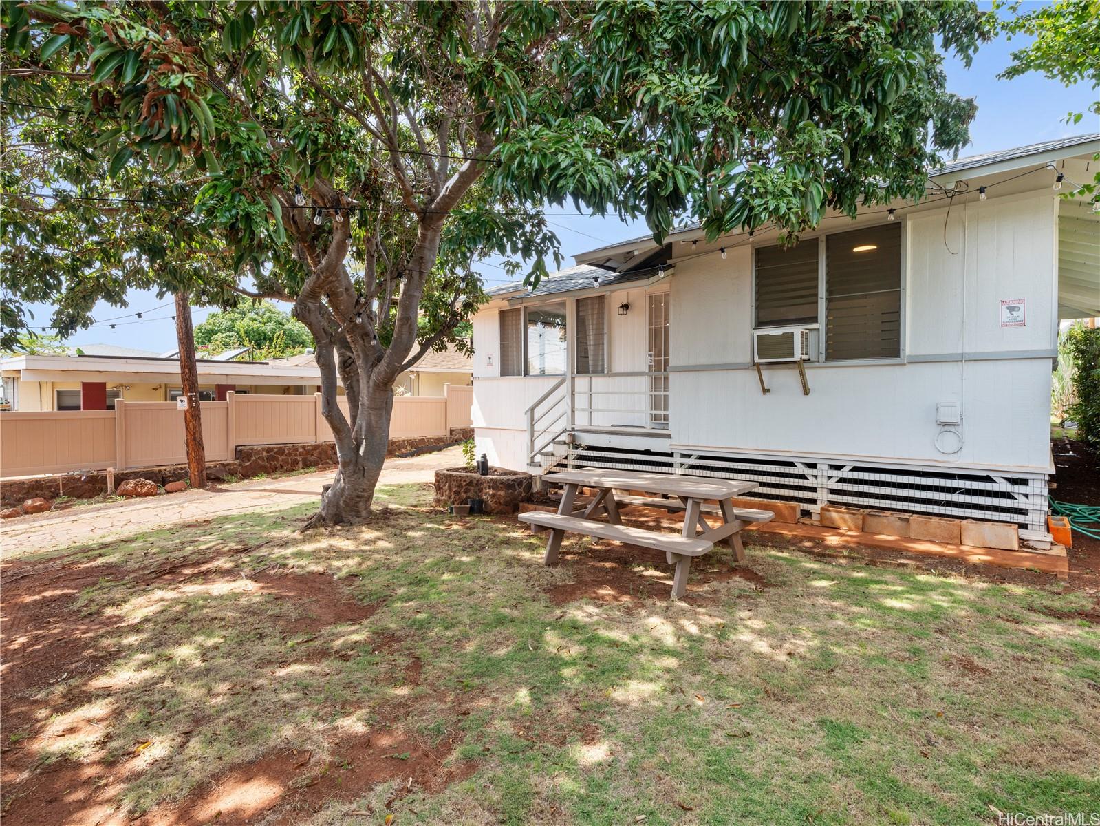 3622 Maunalei Avenue