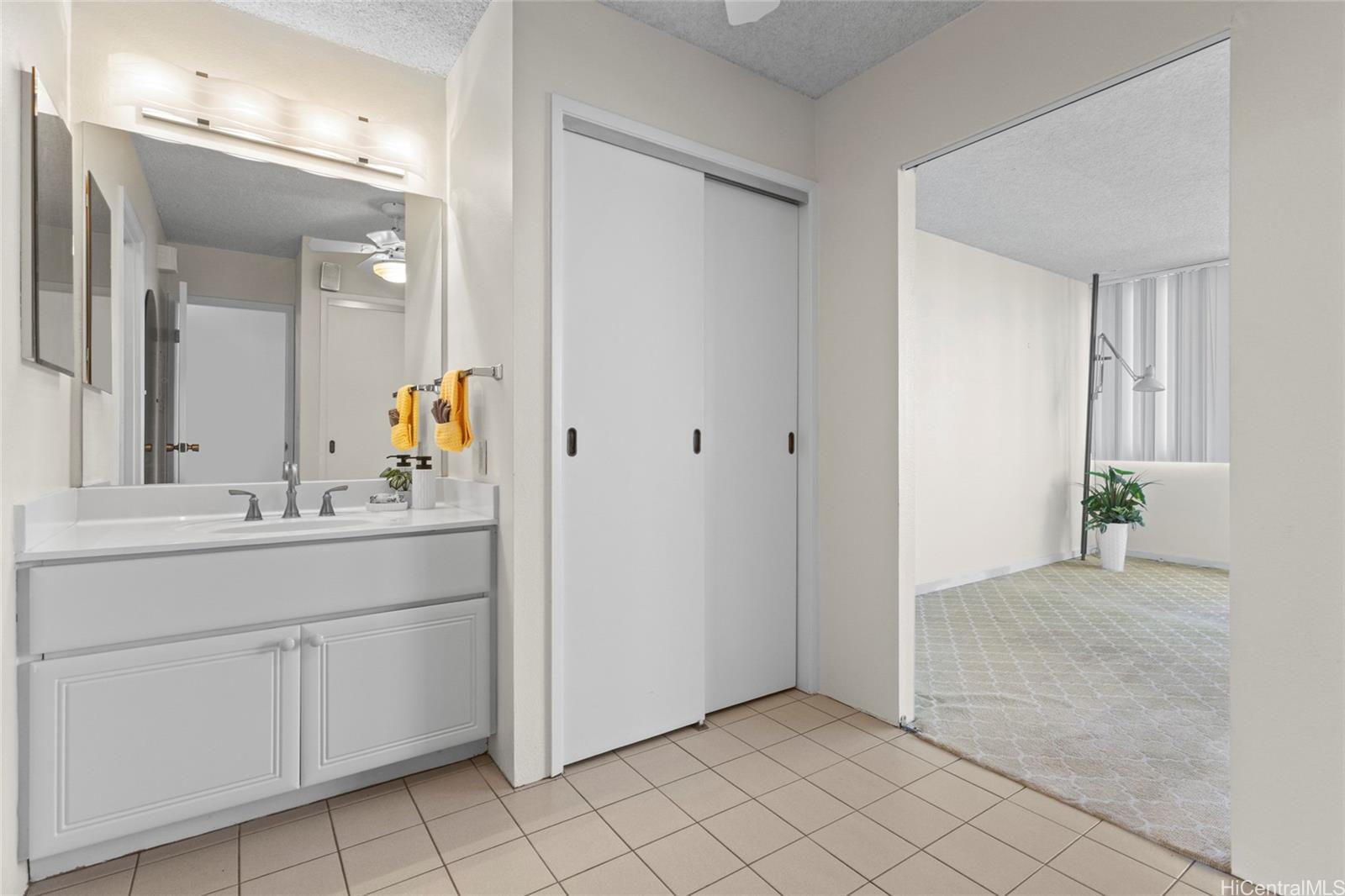 55 S Kukui Street  Unit D3008