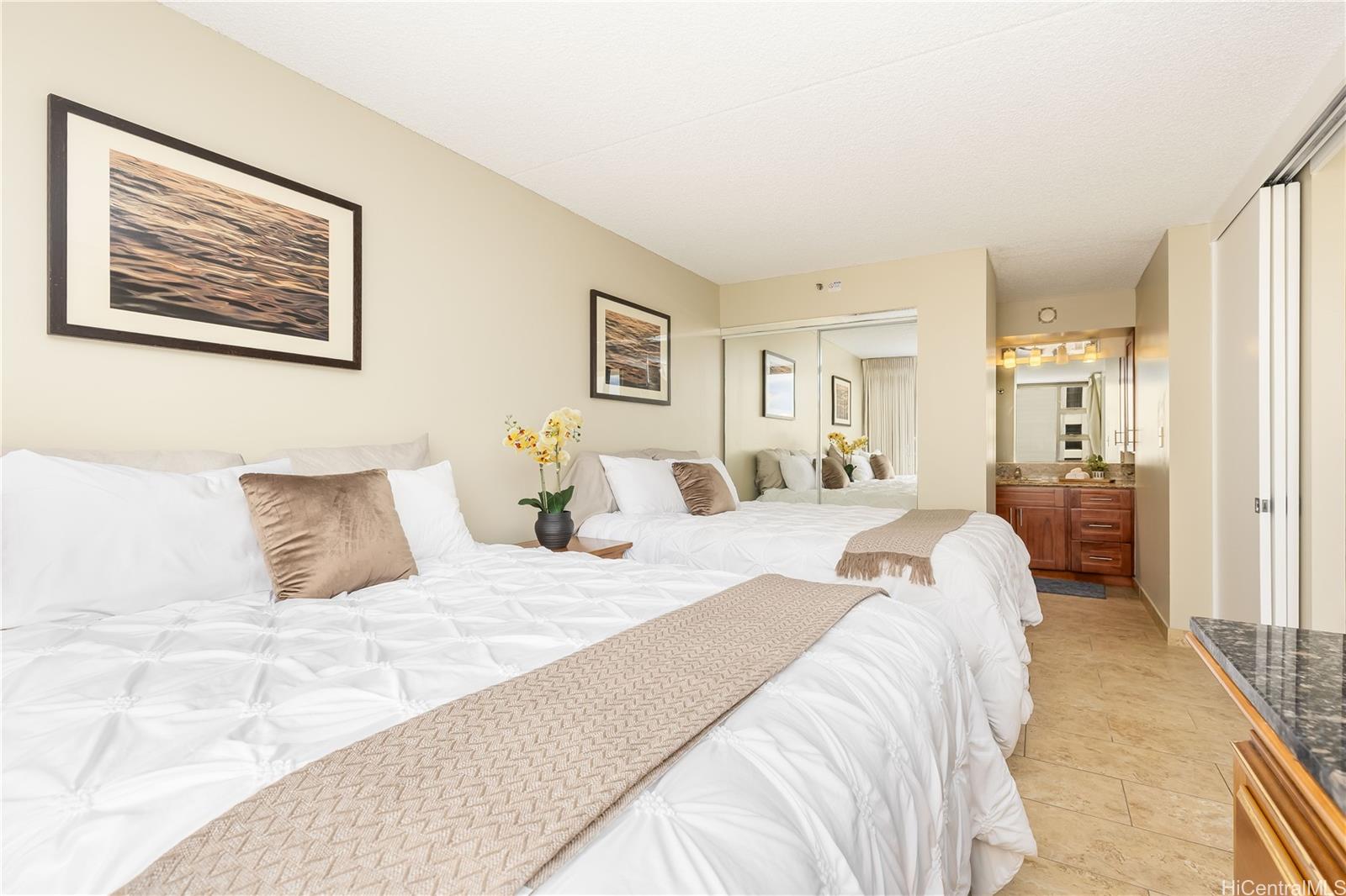 201 Ohua Avenue  Unit Mauka 1706