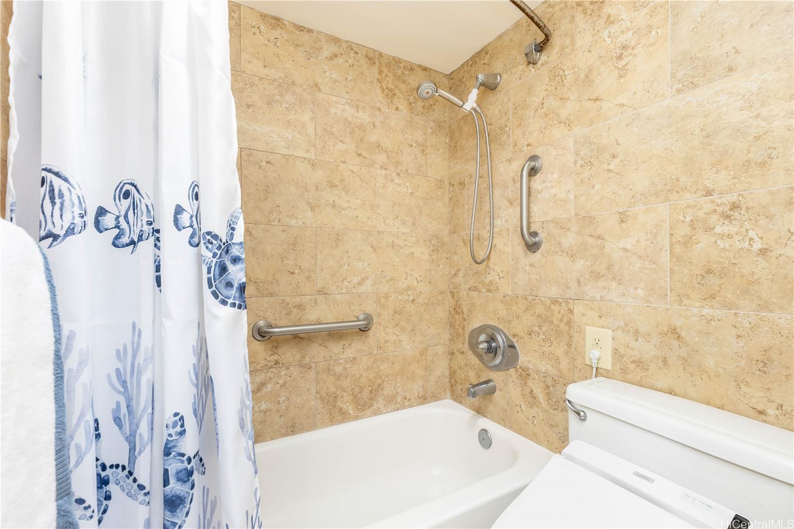 201 Ohua Avenue  Unit Mauka 1706