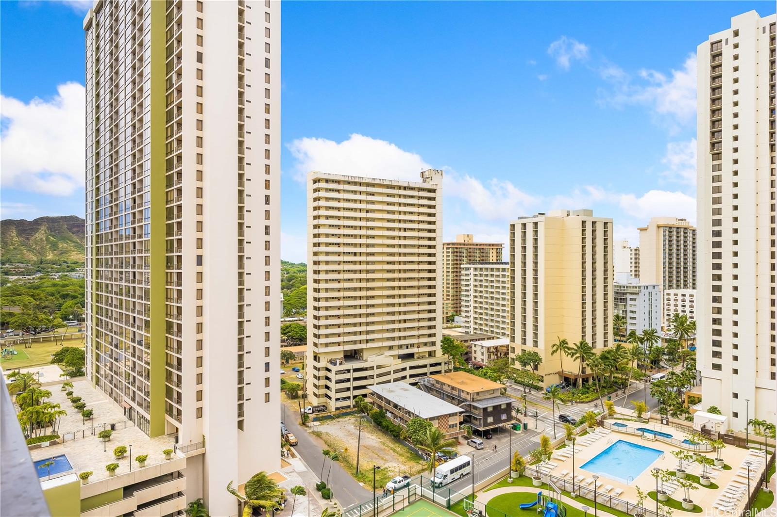 201 Ohua Avenue  Unit Mauka 1706
