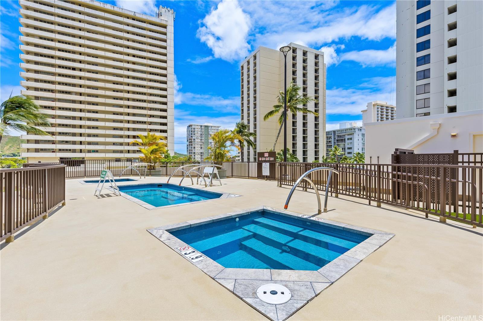 201 Ohua Avenue  Unit Mauka 1706