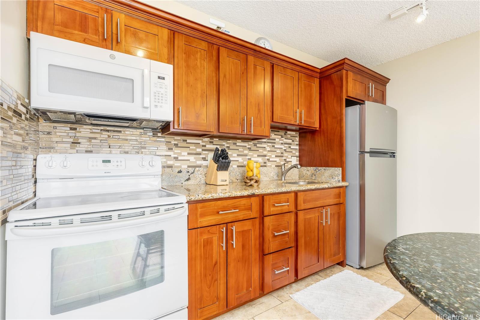 201 Ohua Avenue  Unit Mauka 1706