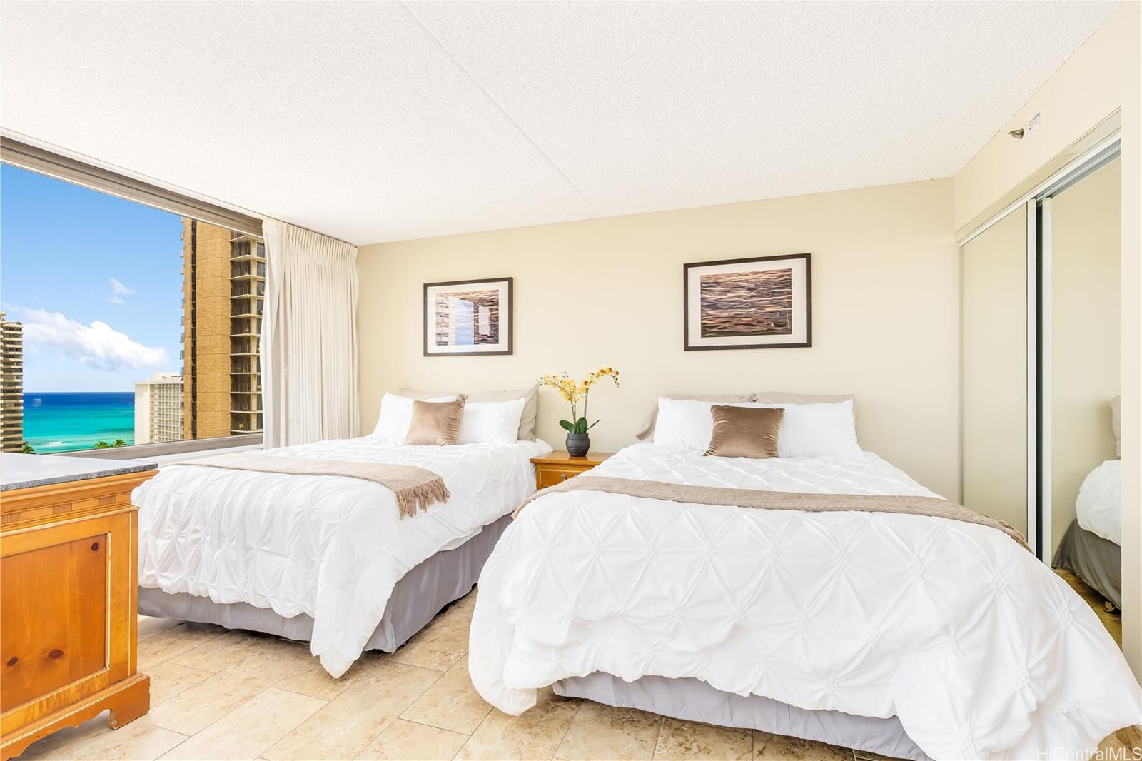 201 Ohua Avenue  Unit Mauka 1706