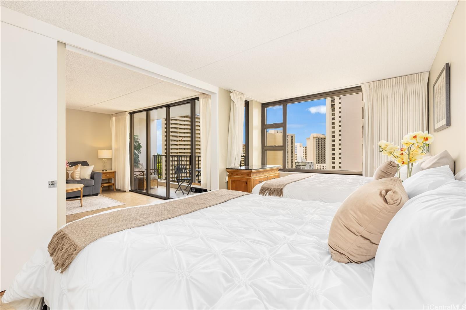 201 Ohua Avenue  Unit Mauka 1706