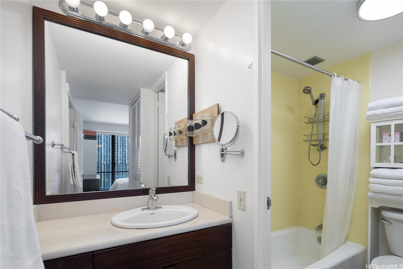 700 Richards Street  Unit 1505
