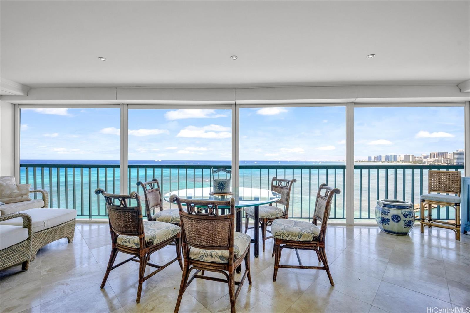 2877 Kalakaua Avenue  Unit 1004