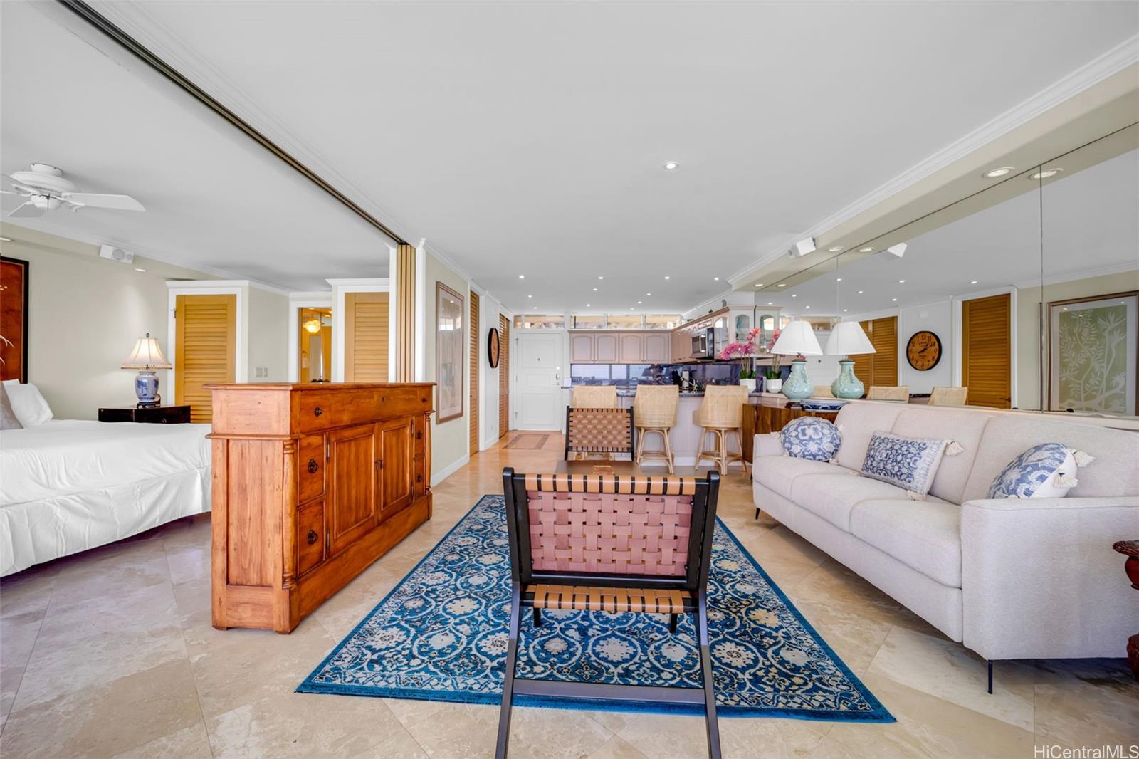2877 Kalakaua Avenue  Unit 1004