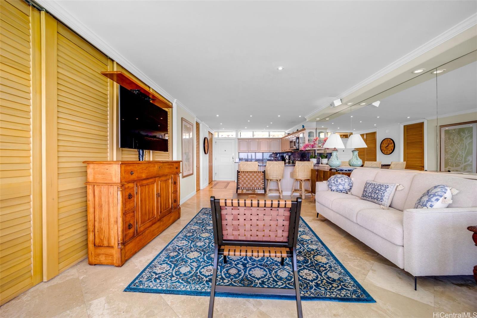 2877 Kalakaua Avenue  Unit 1004