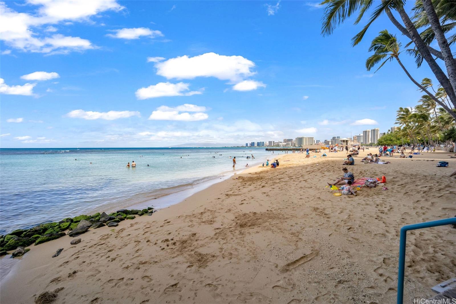 2877 Kalakaua Avenue  Unit 1004