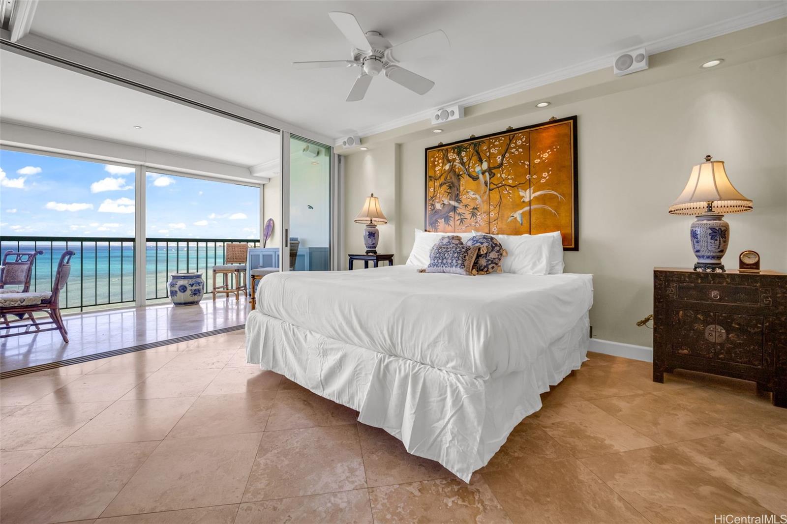 2877 Kalakaua Avenue  Unit 1004