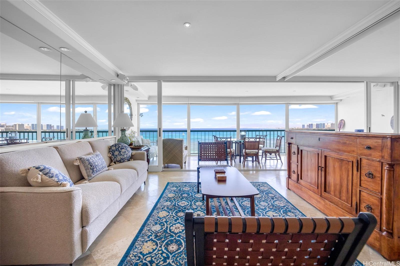 2877 Kalakaua Avenue  Unit 1004