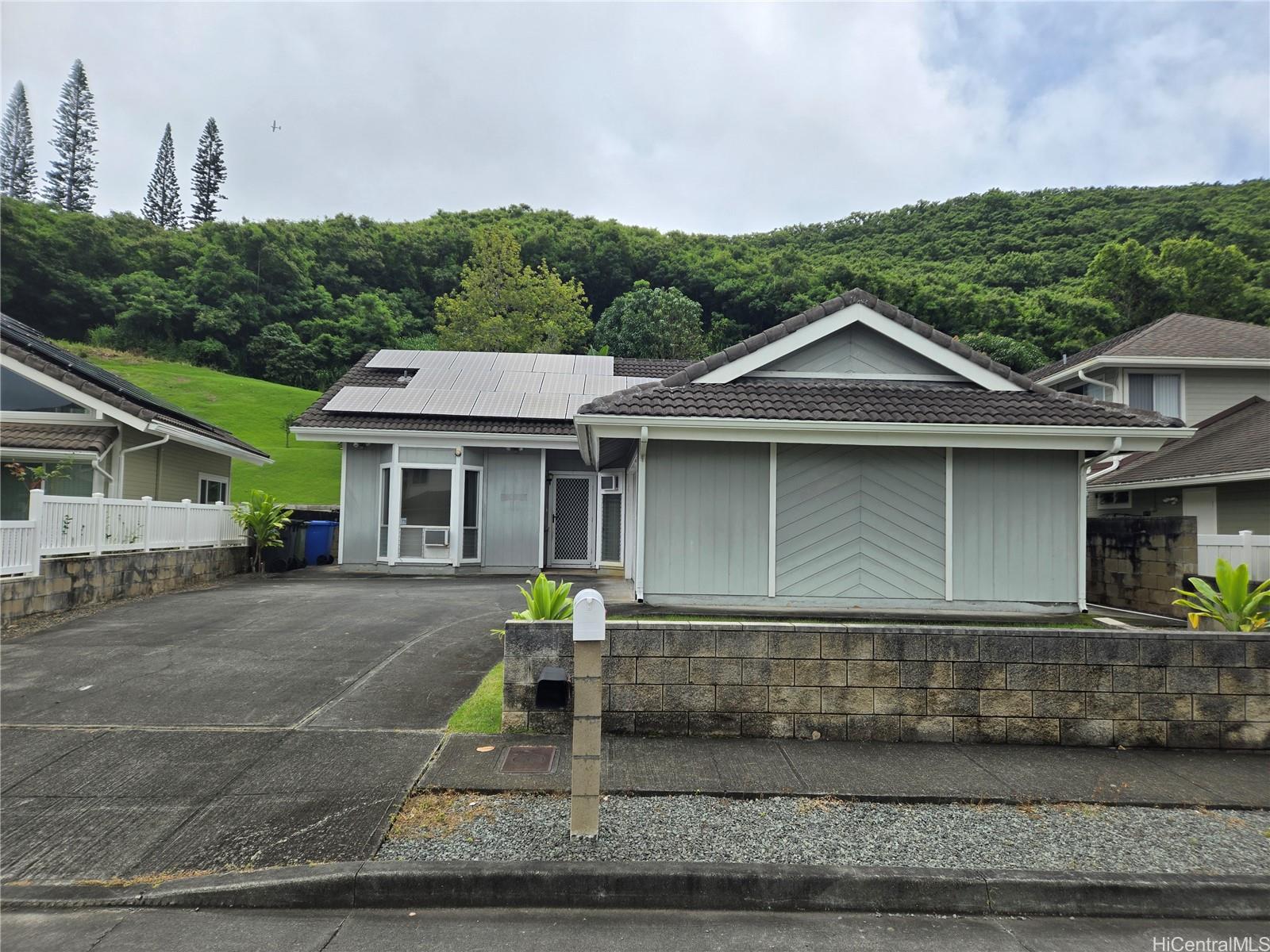 1595 Kanapuu Drive