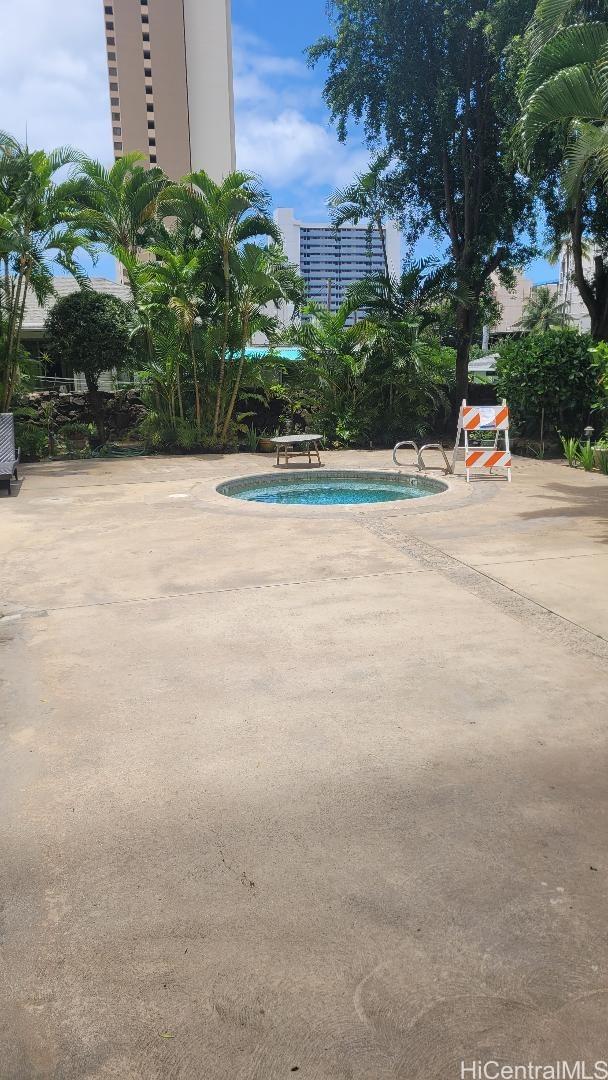 Photo 4 of 25