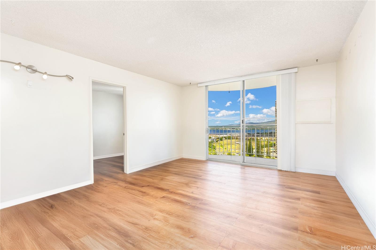 98-1038 Moanalua Road 7-2304