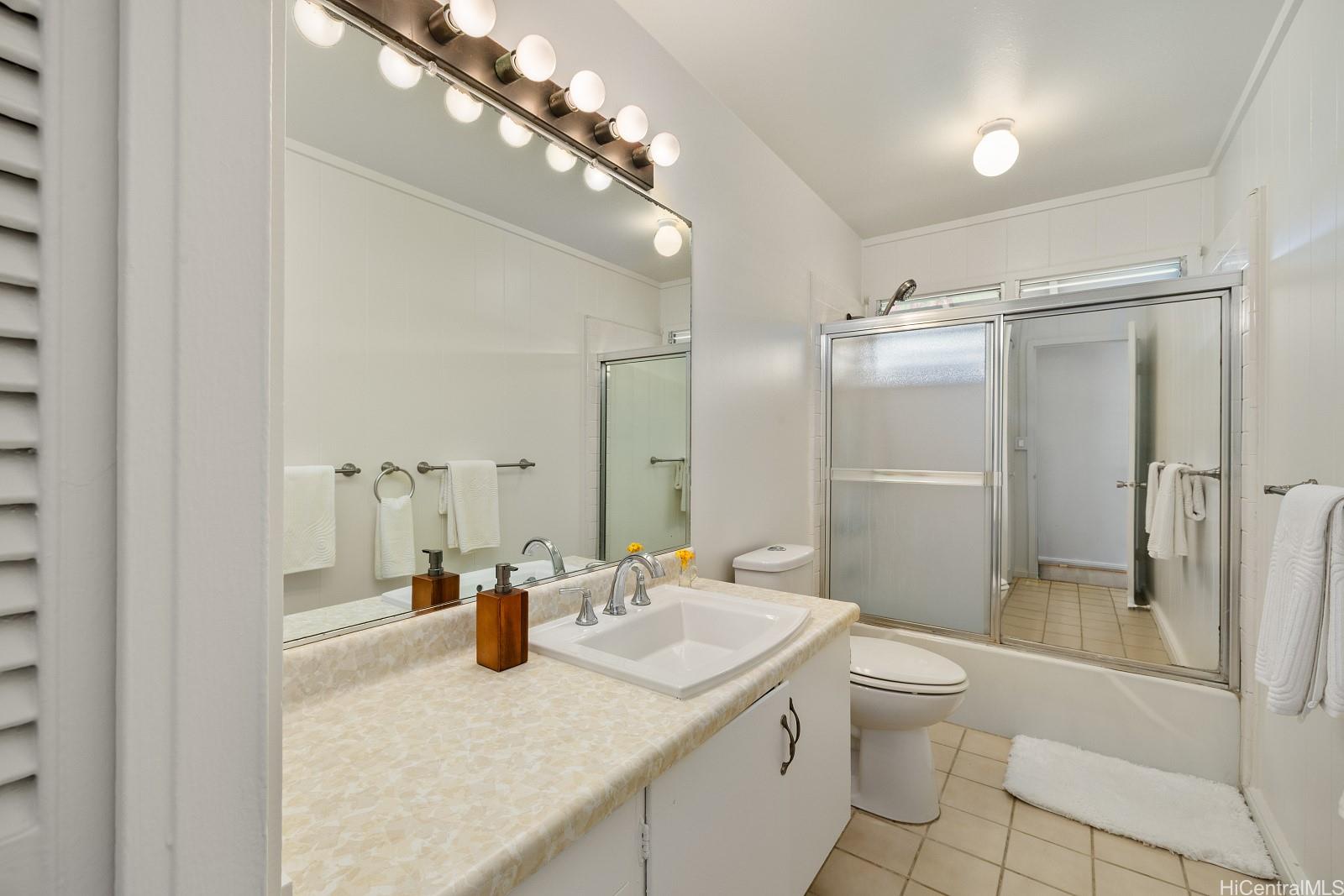 1031 Lunaai Place