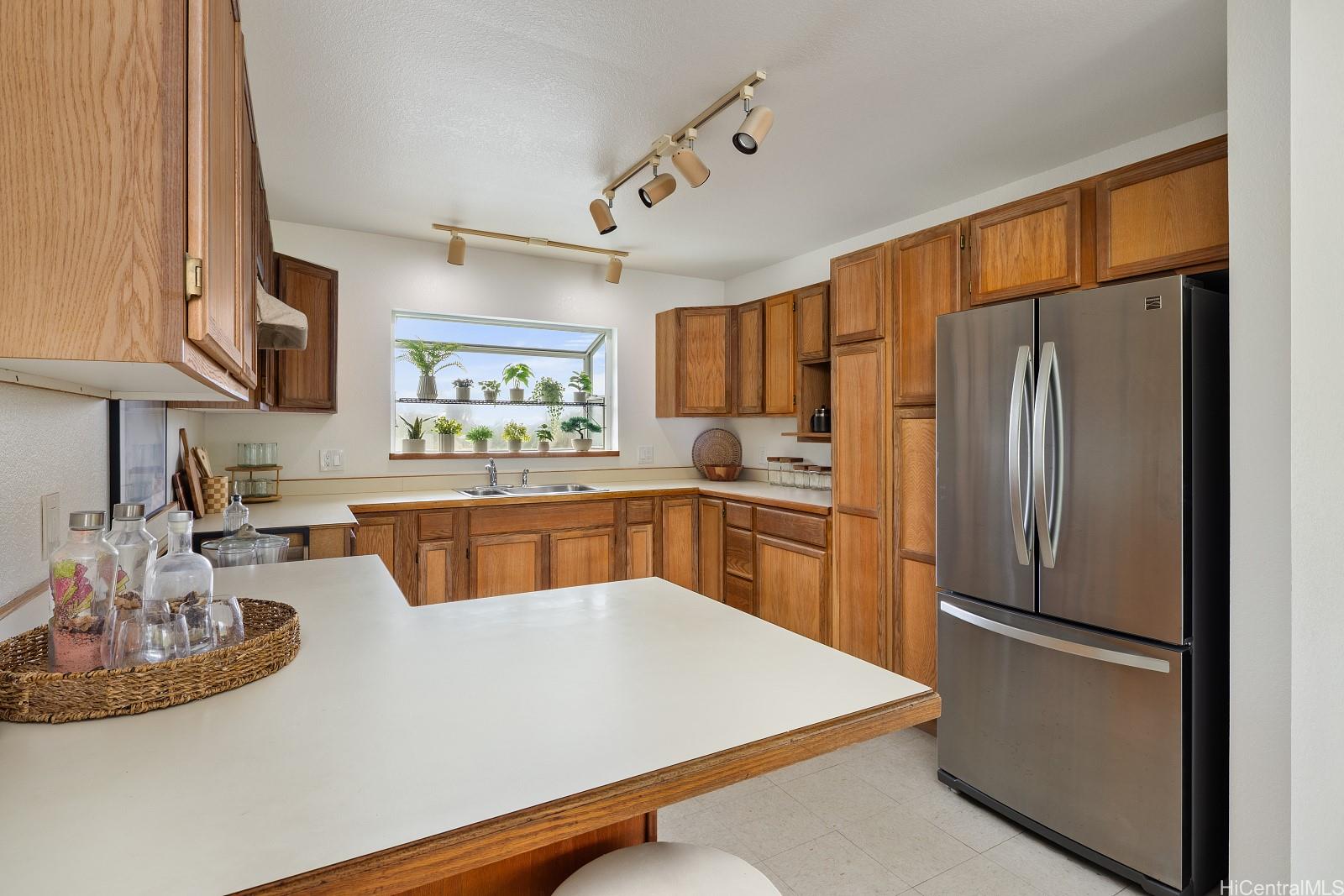 1031 Lunaai Place