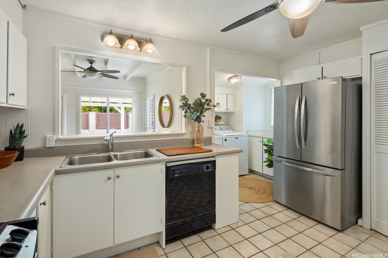 1031 Lunaai Place