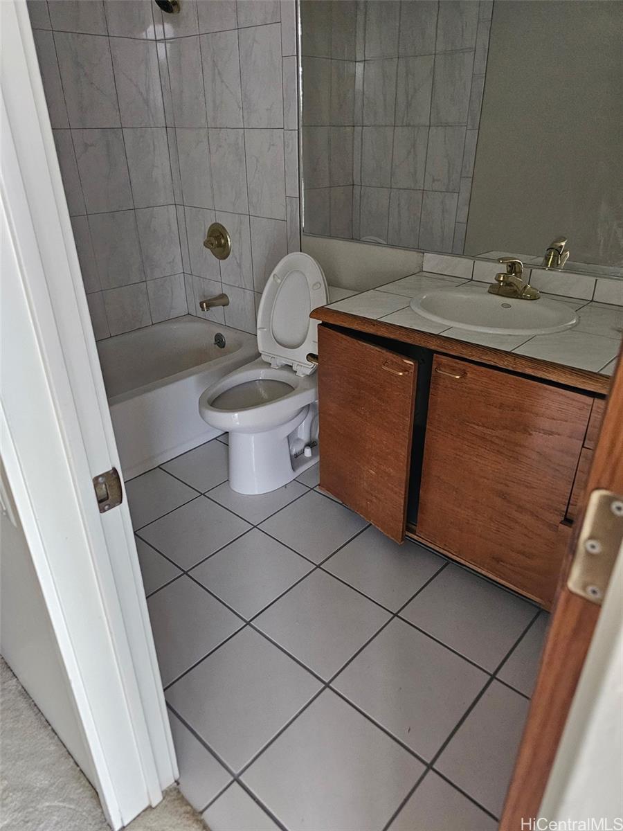 60 N Beretania Street  Unit 3406