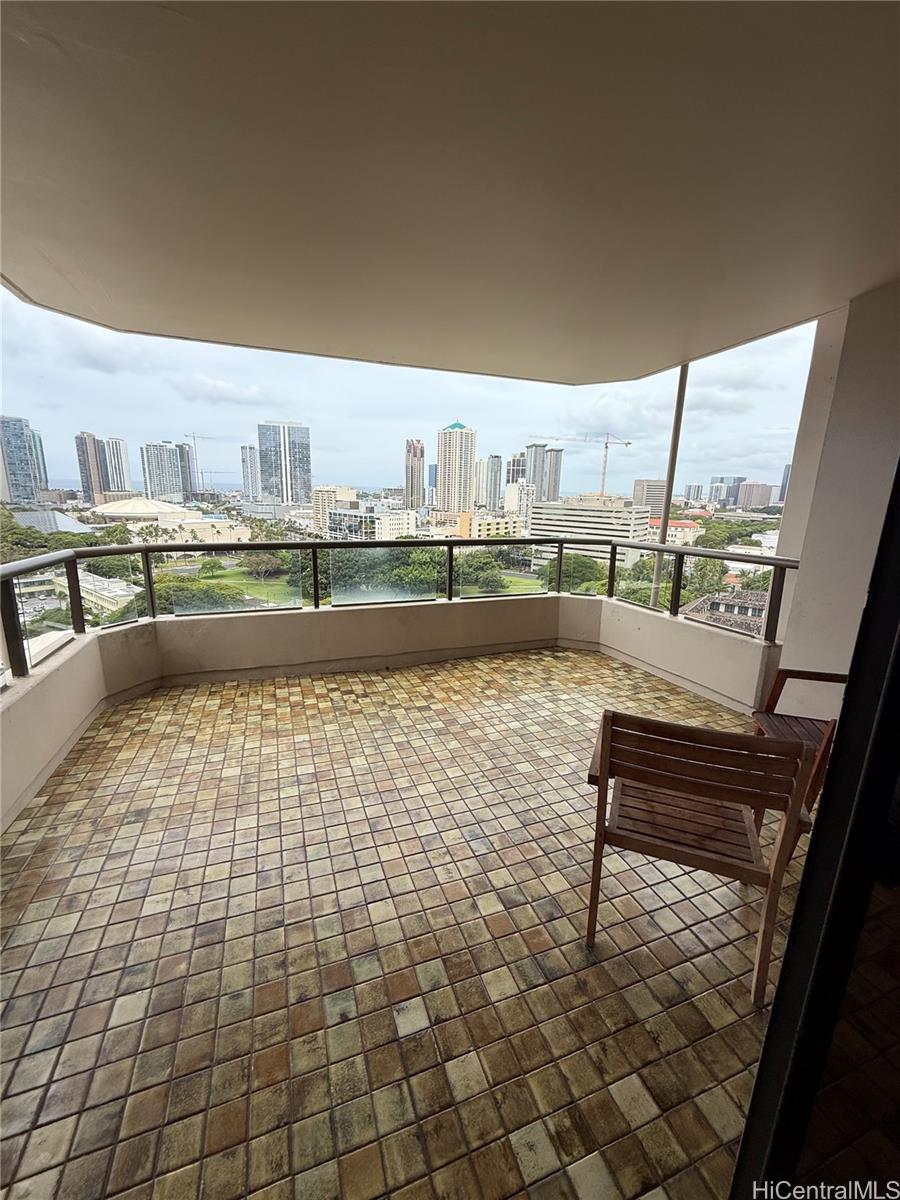 1221 Victoria Street 1705