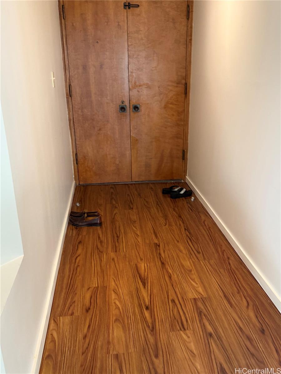 Photo 10 of 25