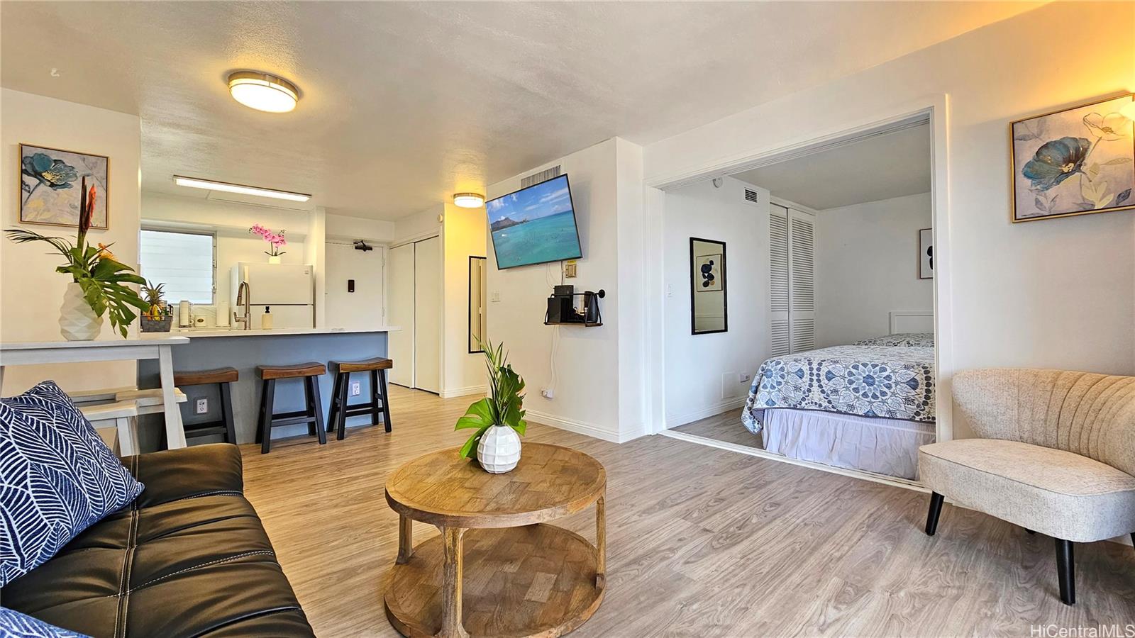 1909 Ala Wai Streets  Unit 1406