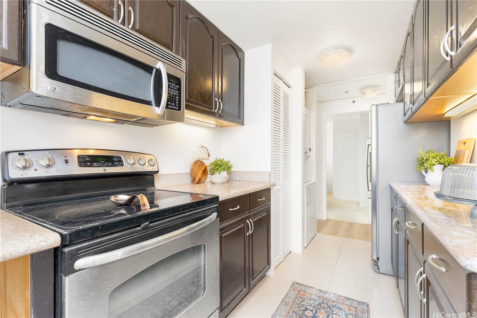 2724 Kahoaloha Lane  Unit 1906