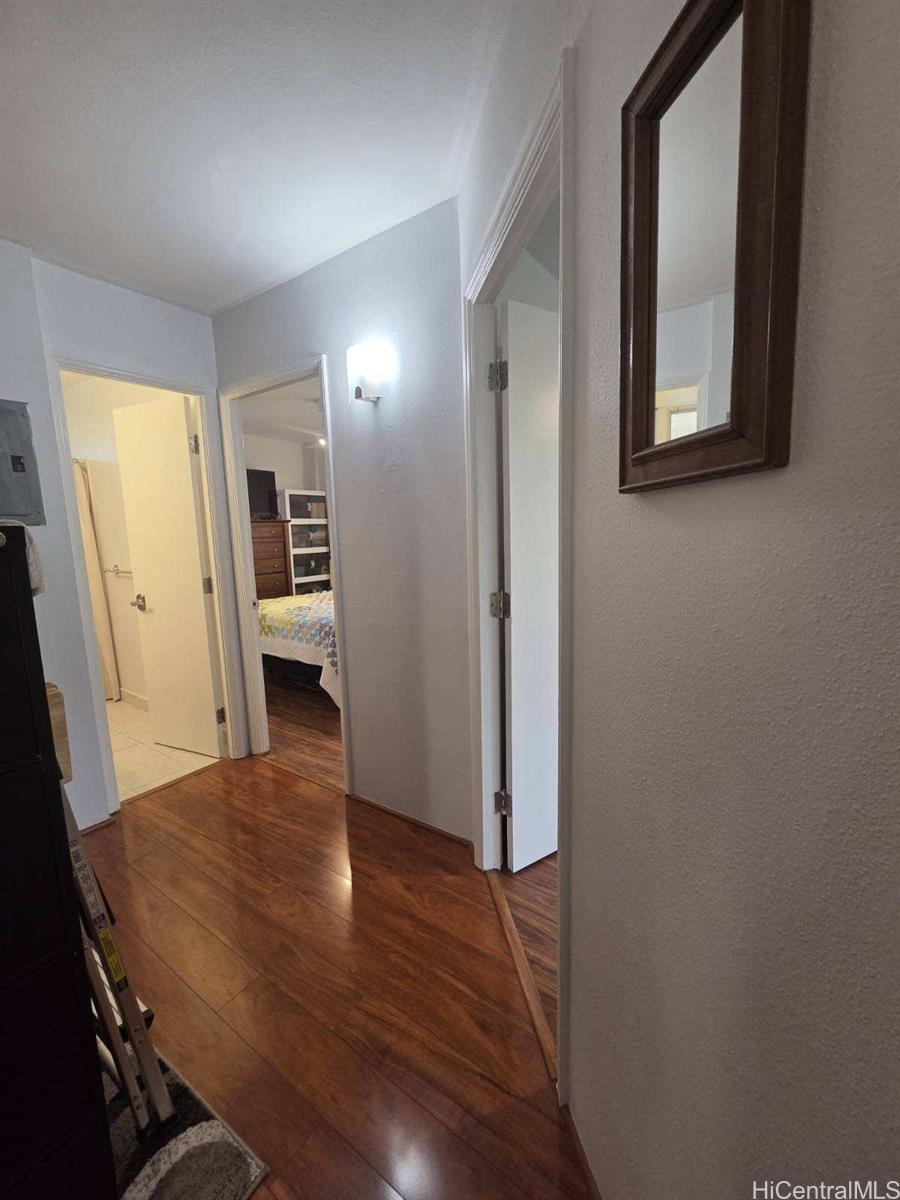 Photo 18 of 21