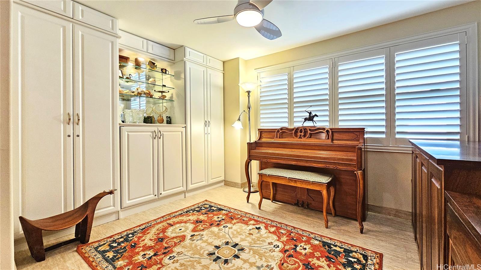 2999 Kalakaua Avenue  Unit 404