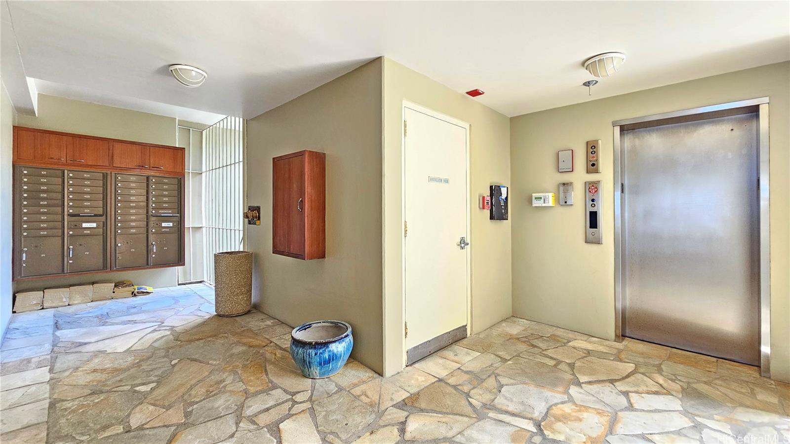 2999 Kalakaua Avenue  Unit 404