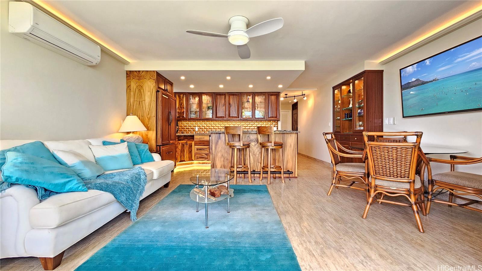 2999 Kalakaua Avenue  Unit 404