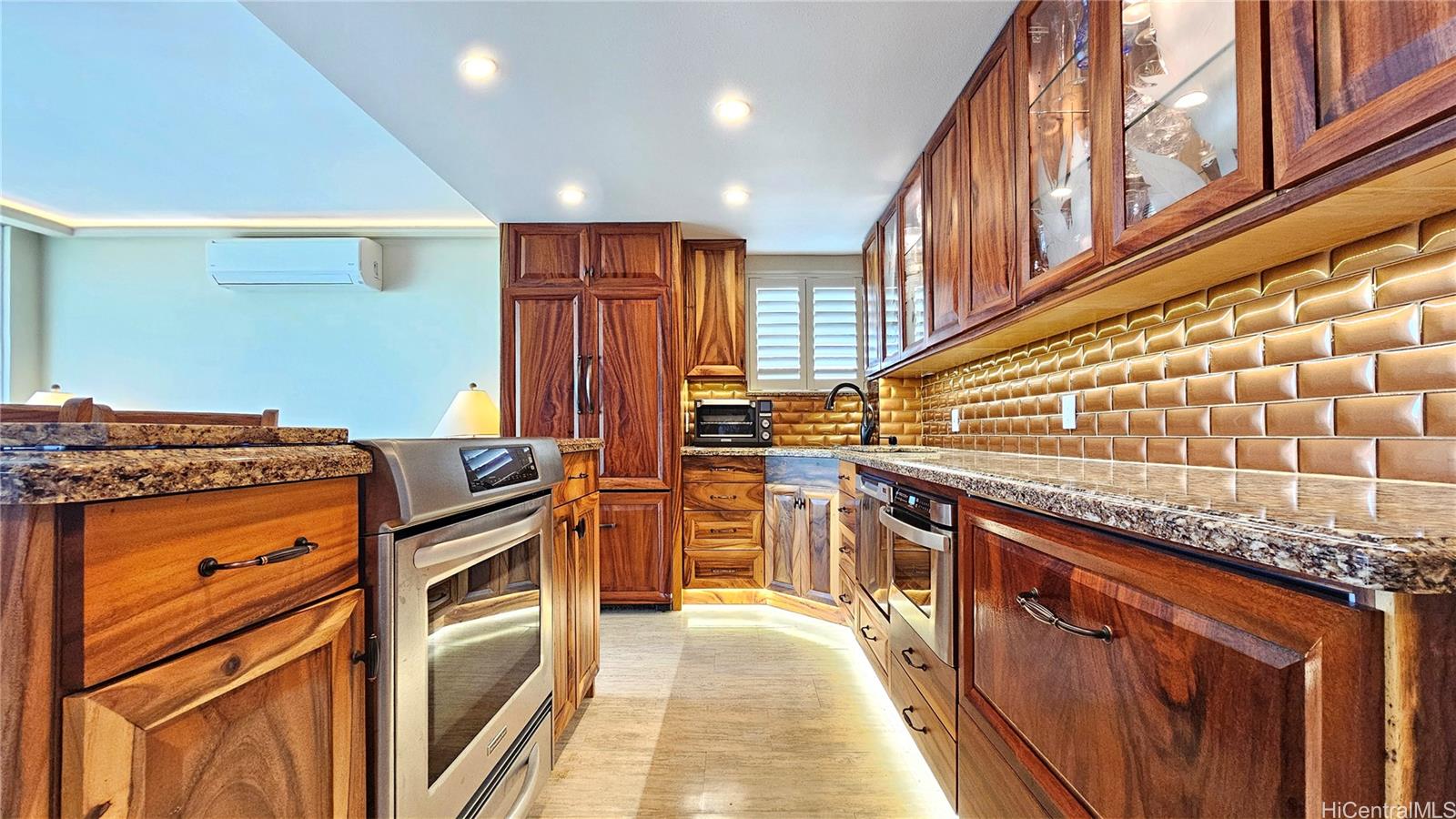 2999 Kalakaua Avenue  Unit 404