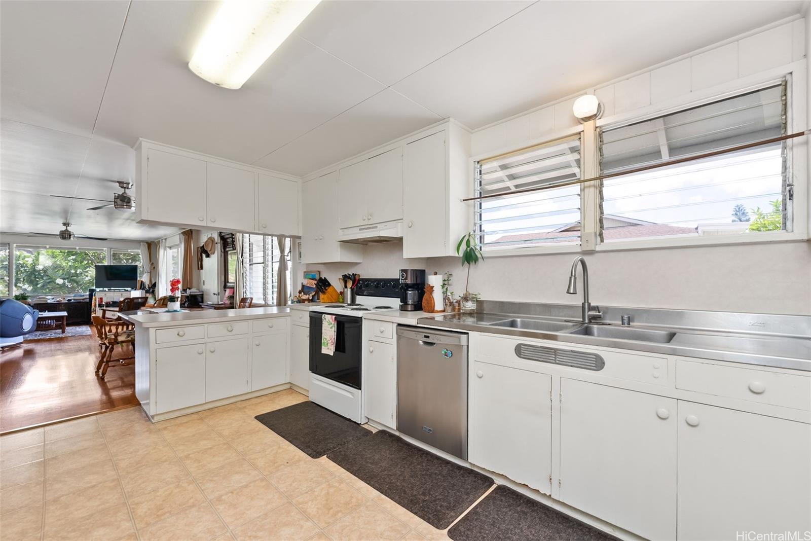 306 Moomuku Place