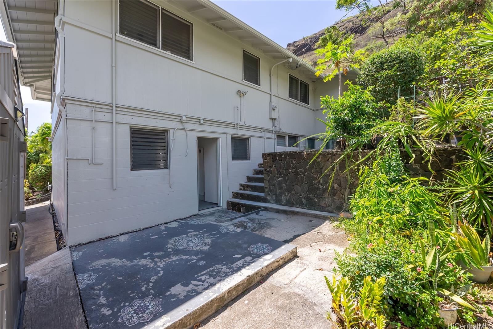 306 Moomuku Place