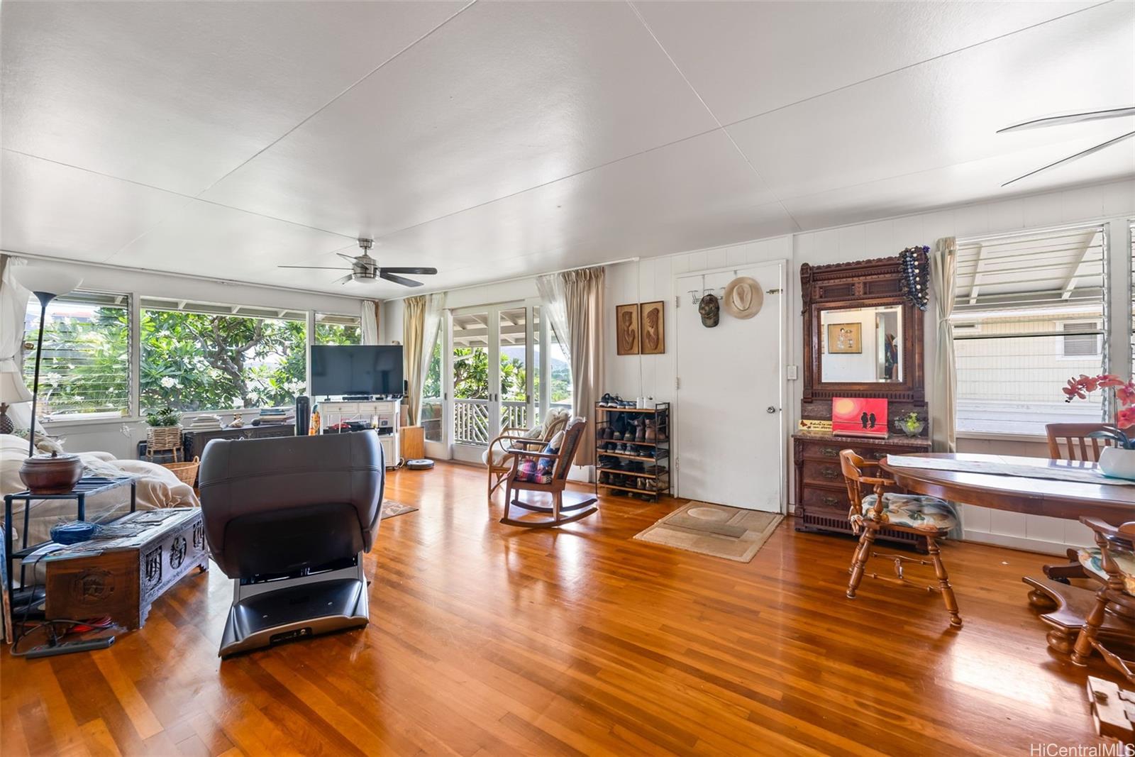 306 Moomuku Place