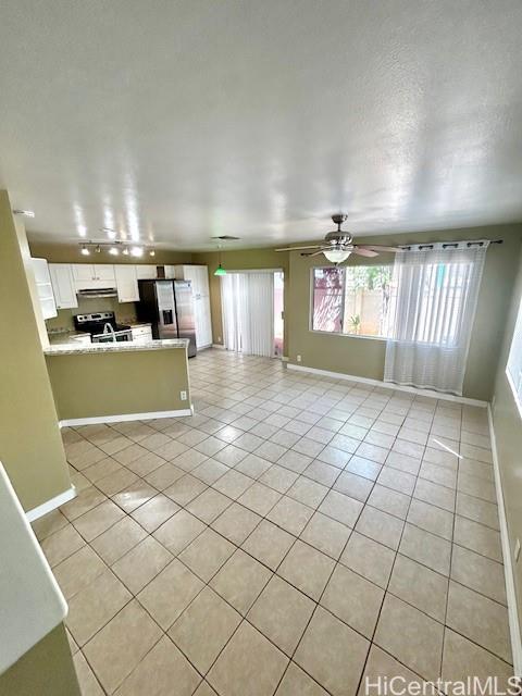 Photo 6 of 25
