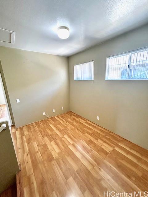 Photo 8 of 25