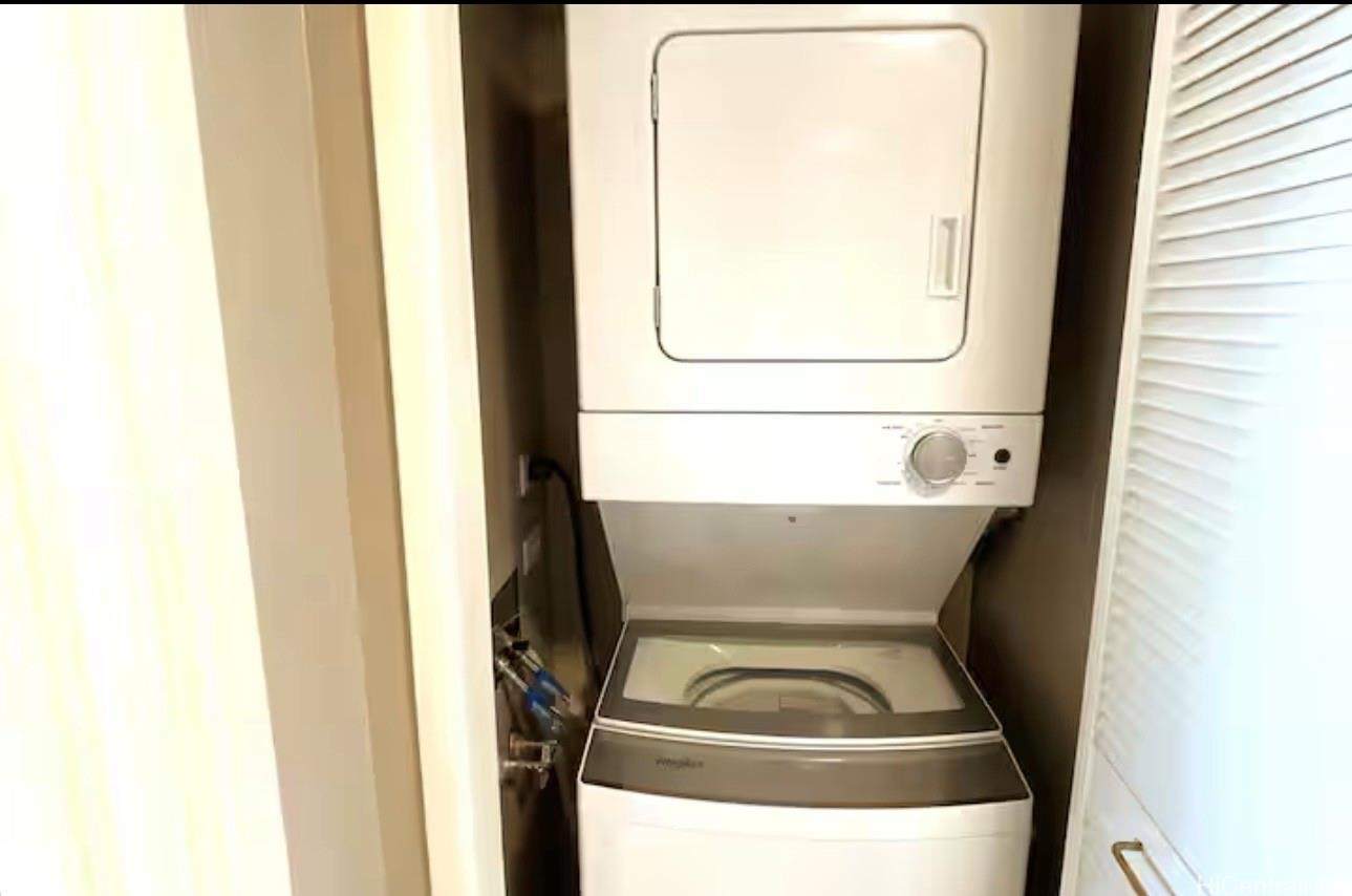 2470 Kalakaua Avenue  Unit 903