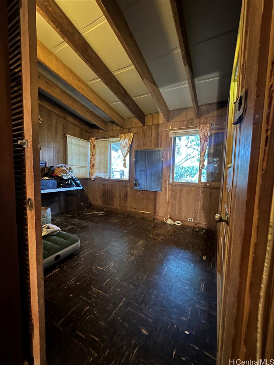 Photo 10 of 25