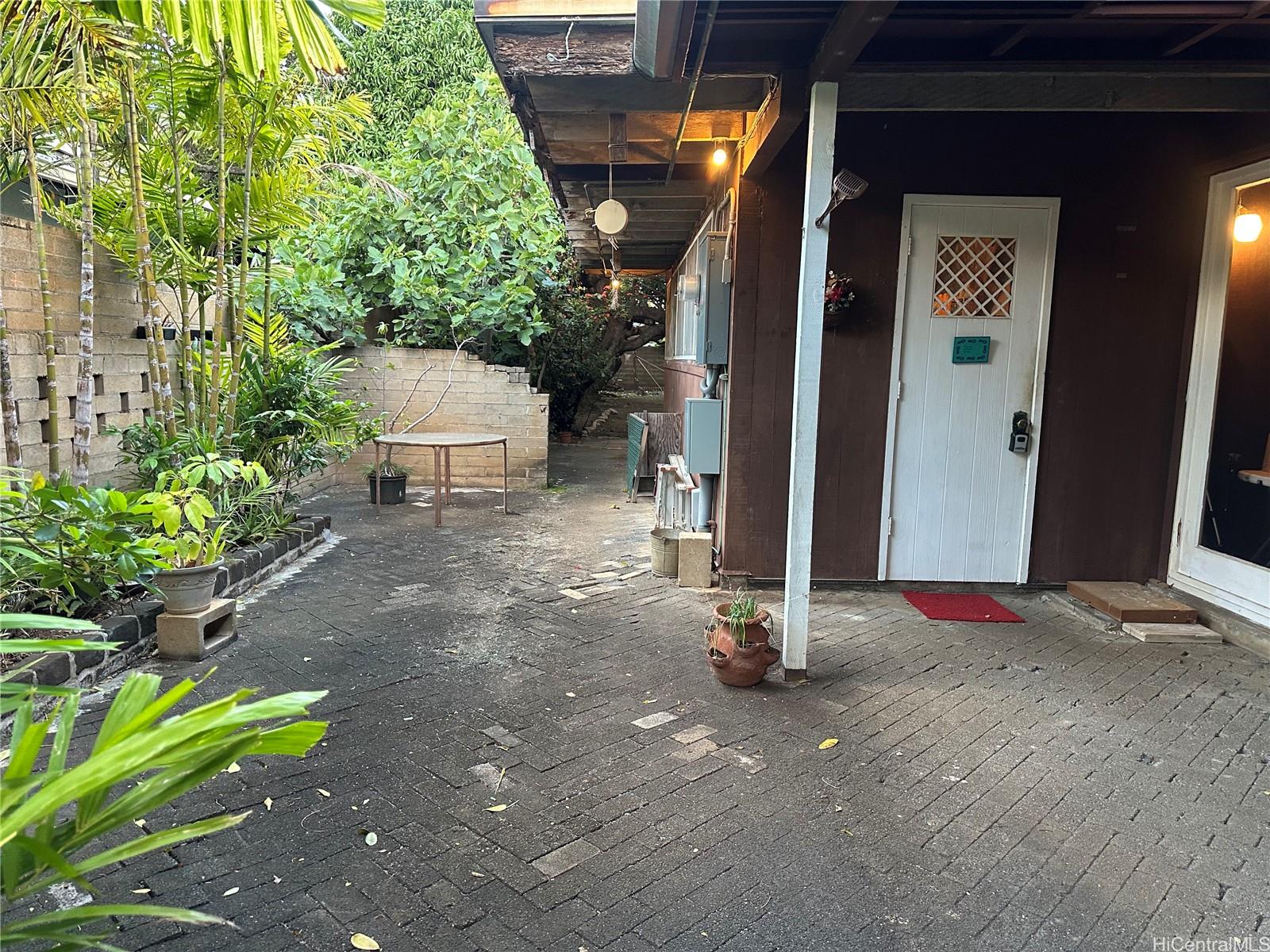 Photo 17 of 25