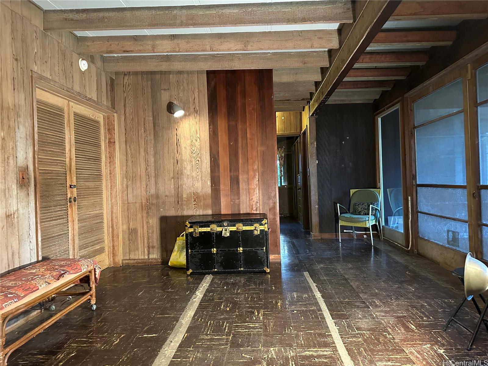 Photo 18 of 25