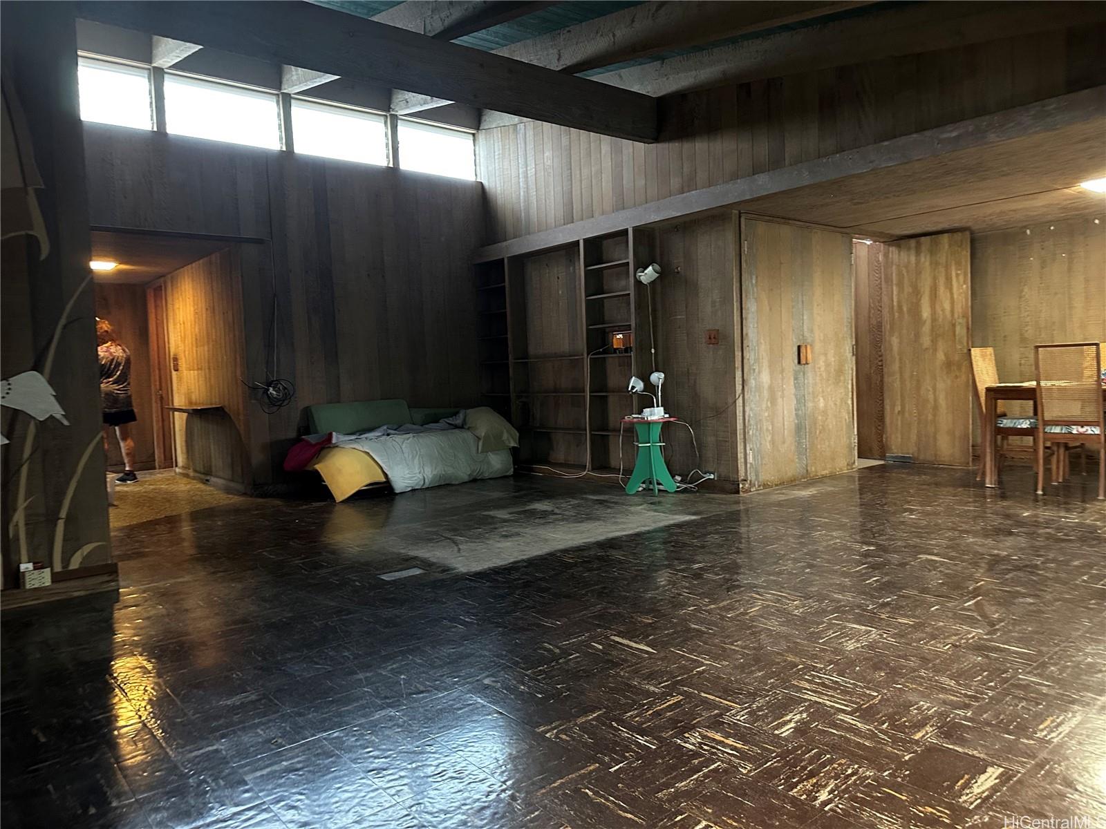 Photo 19 of 25